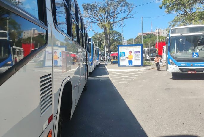motoristas-de-onibus-fazem-protesto-apos-morte-de-condutor-de-veiculo-incendiado,-em-joao-pessoa