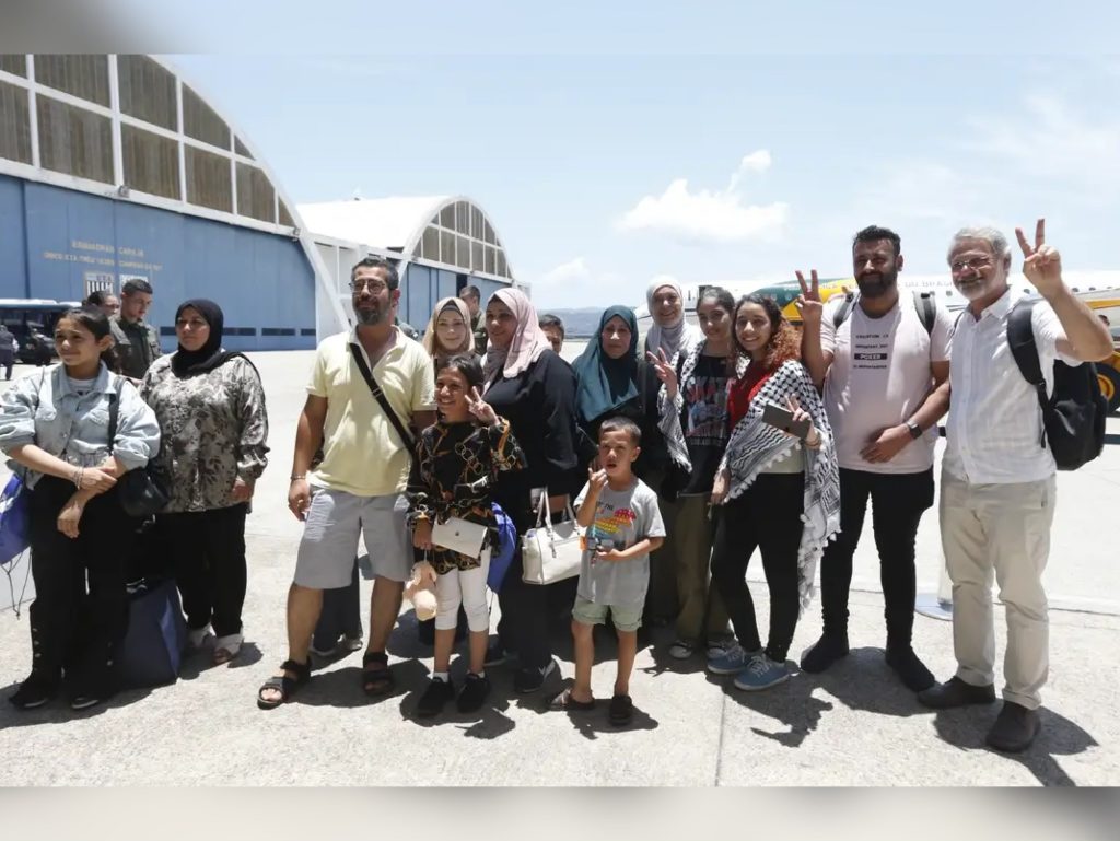 guerra:-vinte-e-seis-repatriados-de-gaza-chegam-em-sao-paulo