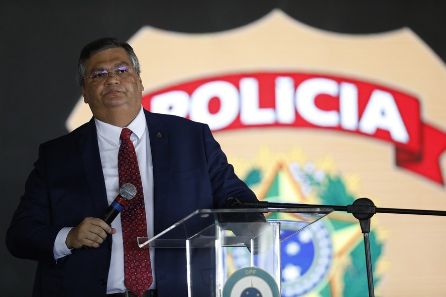 flavio-dino-diz-que-investigara-falta-de-agua-em-shows-apos-morte-de-fa-em-apresentacao-de-taylor-swift