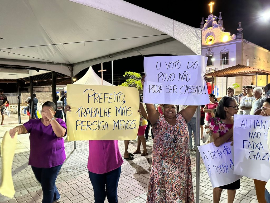 populacao-ameaca-invadir-camara-de-alhandra-para-evitar-cassacao-de-vereadores