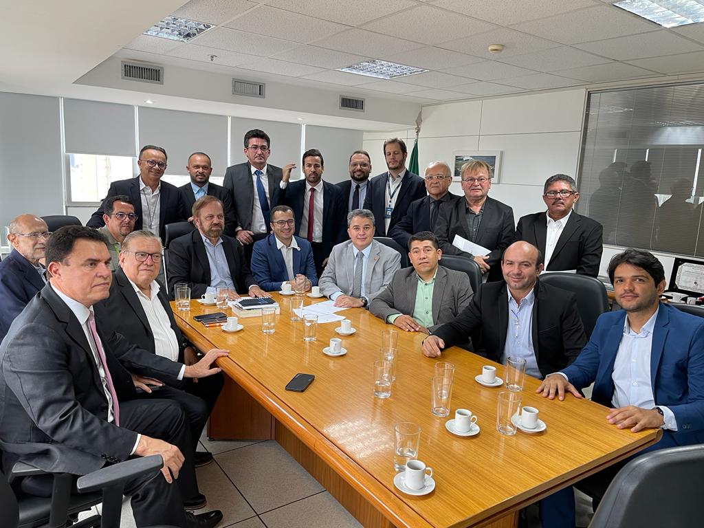 efraim-se-reune-com-direcao-da-anm-para-tratar-da-exploracao-de-caulim-no-serido-paraibano