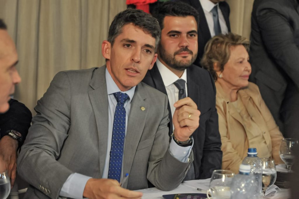 projeto-que-estabelece-reducao-de-imposto-para-veiculos-movidos-a-eletricidade-e-hidrogenio-e-aprovado-na-assembleia