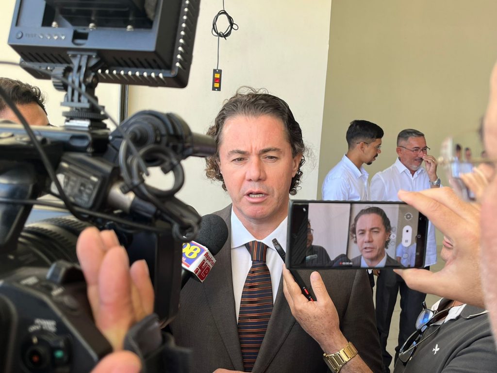 veneziano-anuncia-que-campina-grande-ganhara-quase-mil-unidades-habitacionais